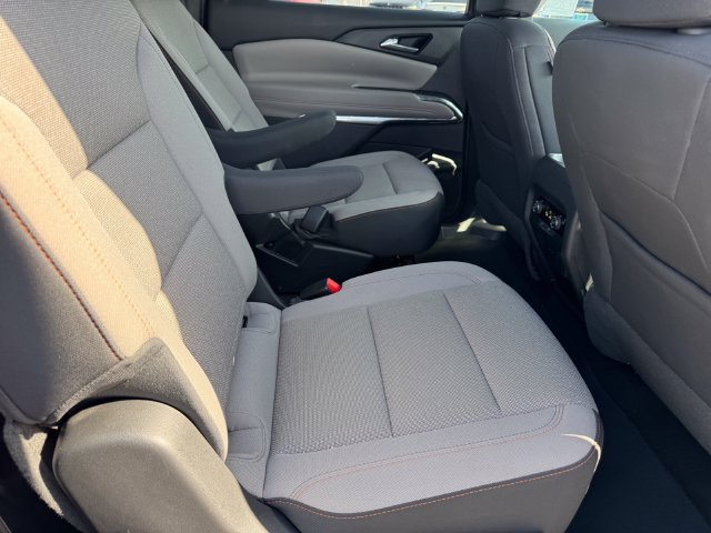 Certified 2026 Chevrolet Traverse LT w/ Driver Confidence Package FWD image 9