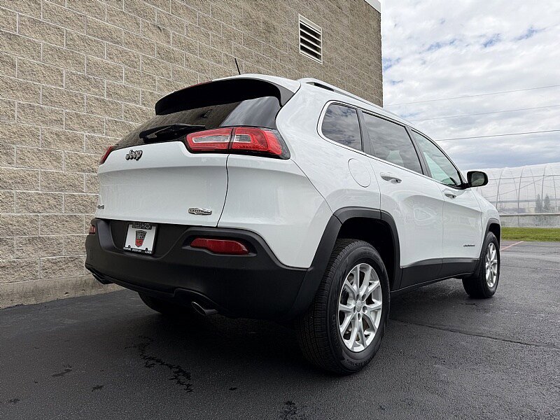 Used 2014 Jeep Cherokee Latitude AWD/4WD image 3