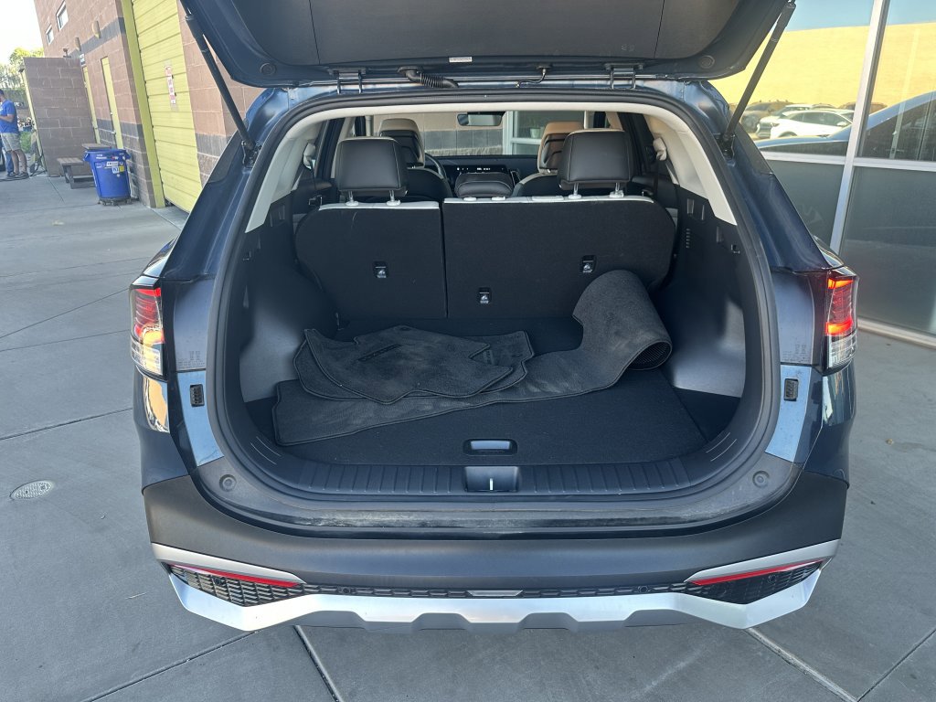 Used 2025 Kia Sportage EX image 32