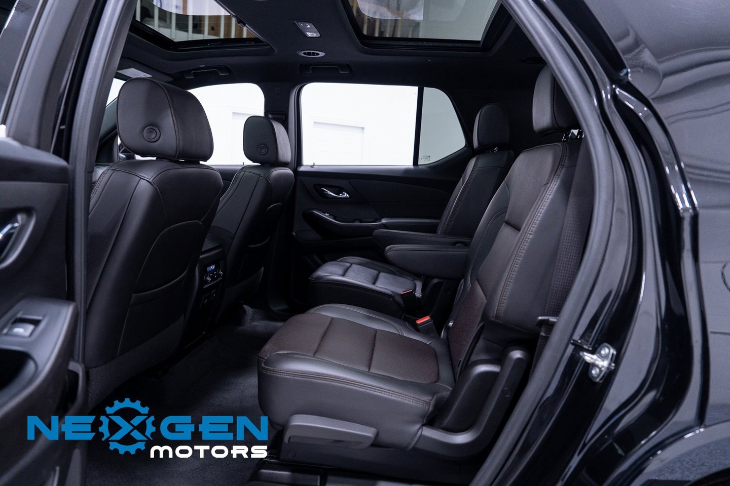 Used 2023 Chevrolet Traverse High Country image 43