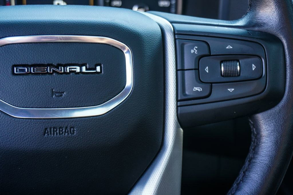 Used 2021 GMC Yukon Denali w/ Denali Premium Package image 16