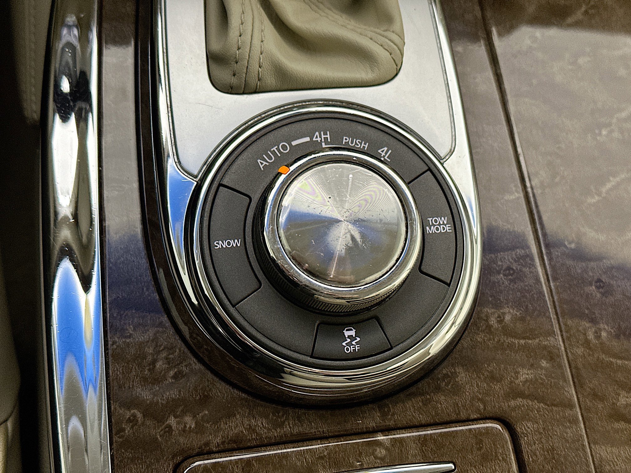 Used 2015 INFINITI QX80 Luxe w/ 22" Wheel Package image 21