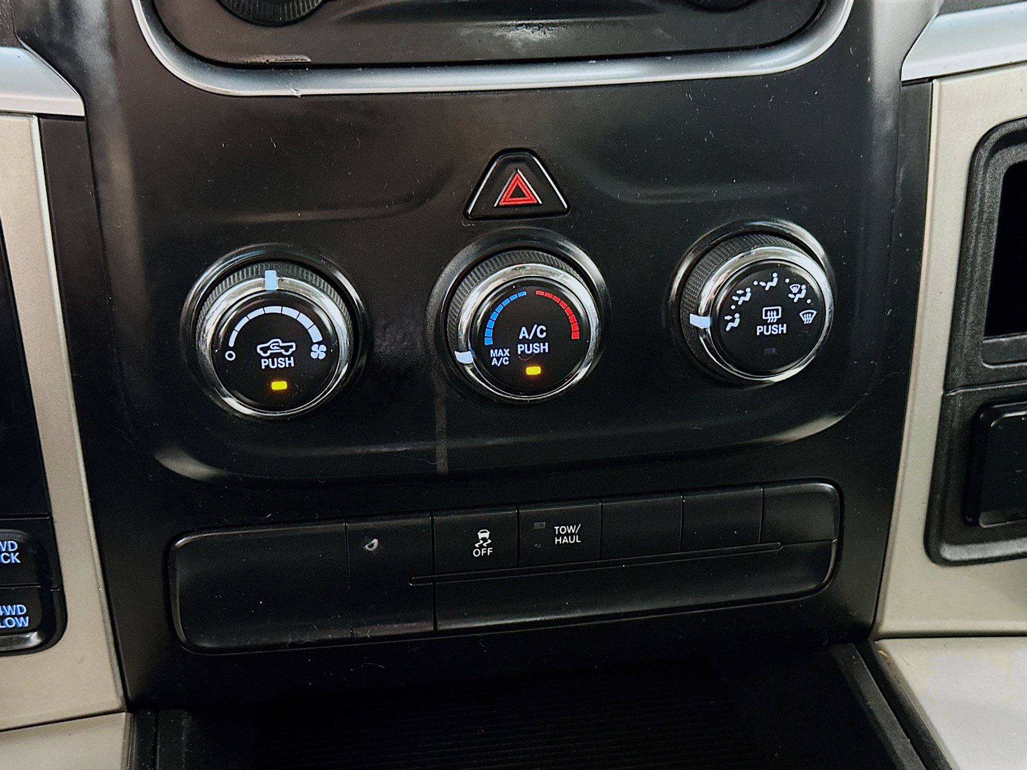 Used 2015 RAM 1500 Big Horn AWD/4WD image 14