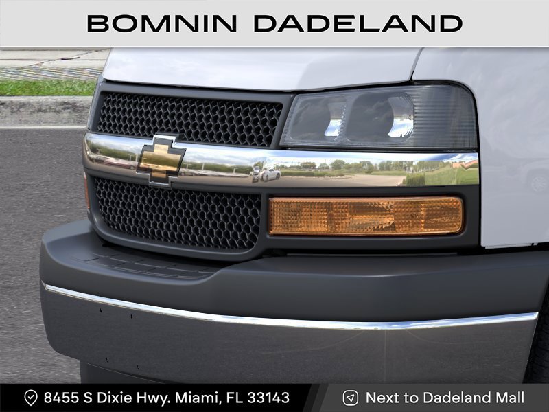 New 2027 Chevrolet Express 3500 LT RWD image 13