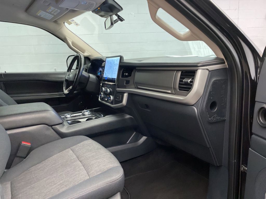Used 2022 Ford Expedition XLT image 26