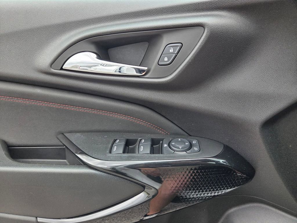 Certified 2024 Chevrolet Trax RS w/ Driver Confidence Package FWD image 22