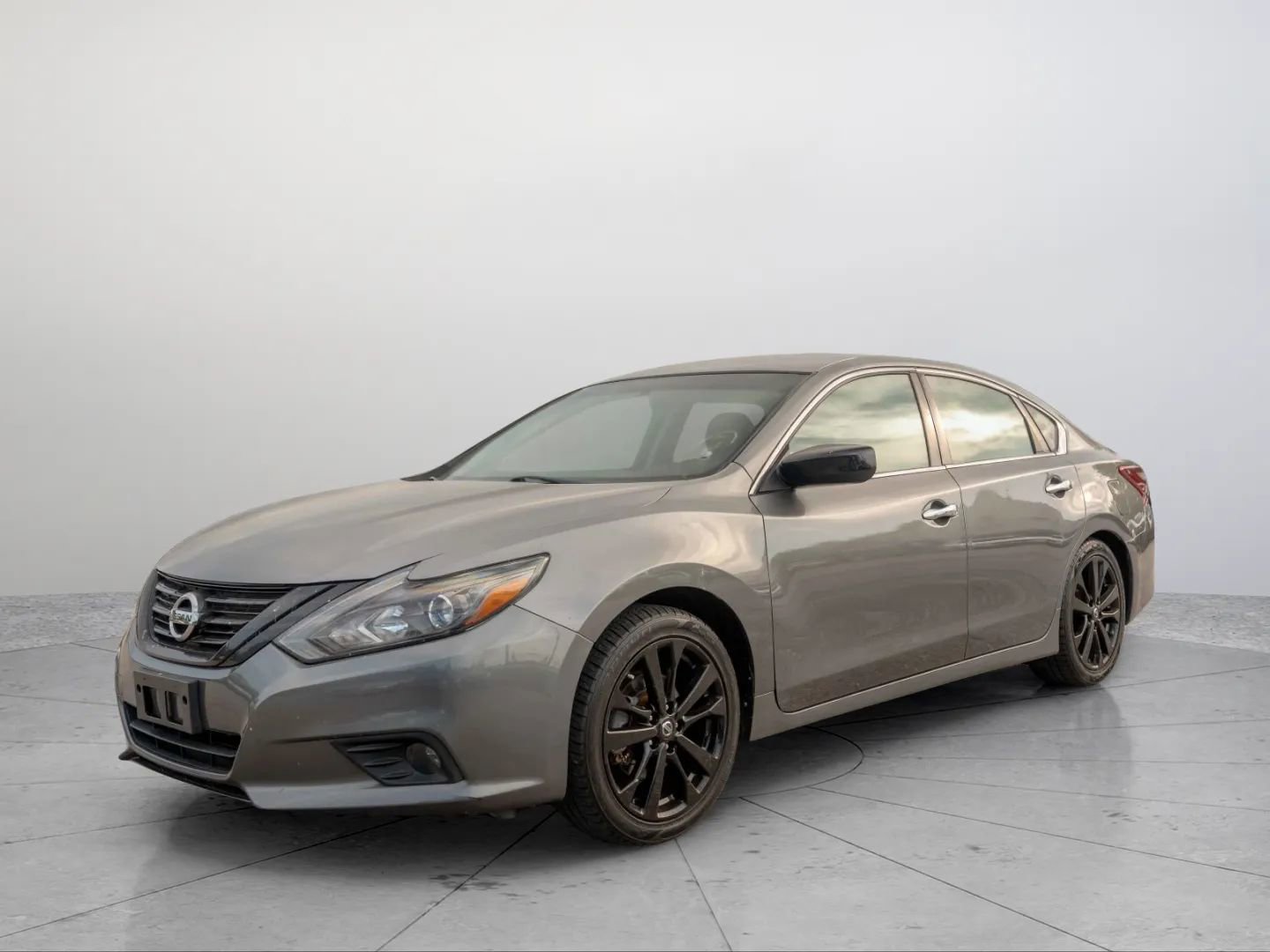 Used 2018 Nissan Altima 2.5 SR w/ SR Midnight Edition image 1