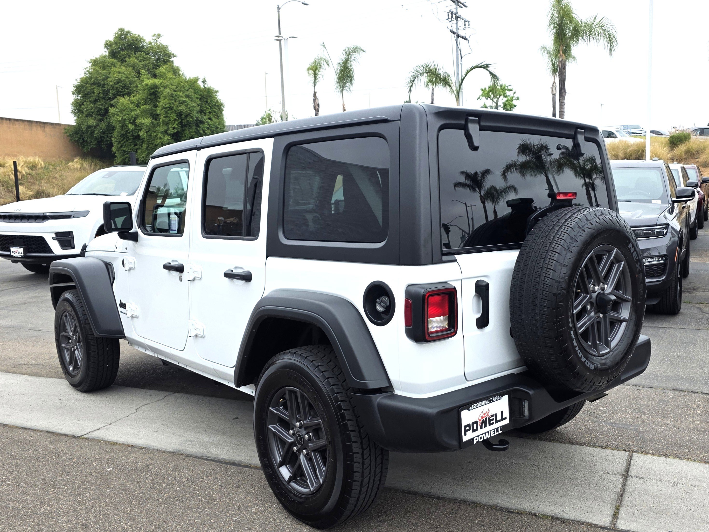 Certified 2025 Jeep Wrangler Unlimited Sport AWD/4WD image 3