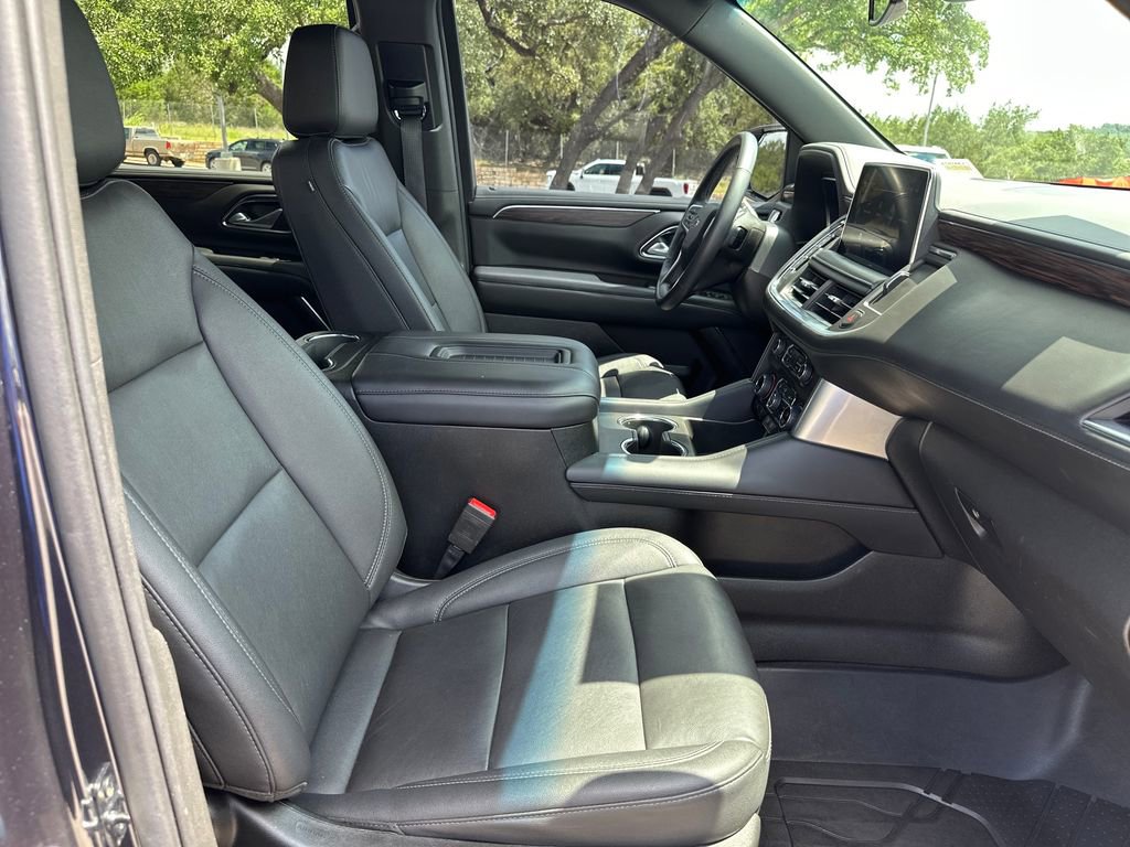 Used 2022 Chevrolet Suburban Z71 w/ Luxury Package AWD/4WD image 41