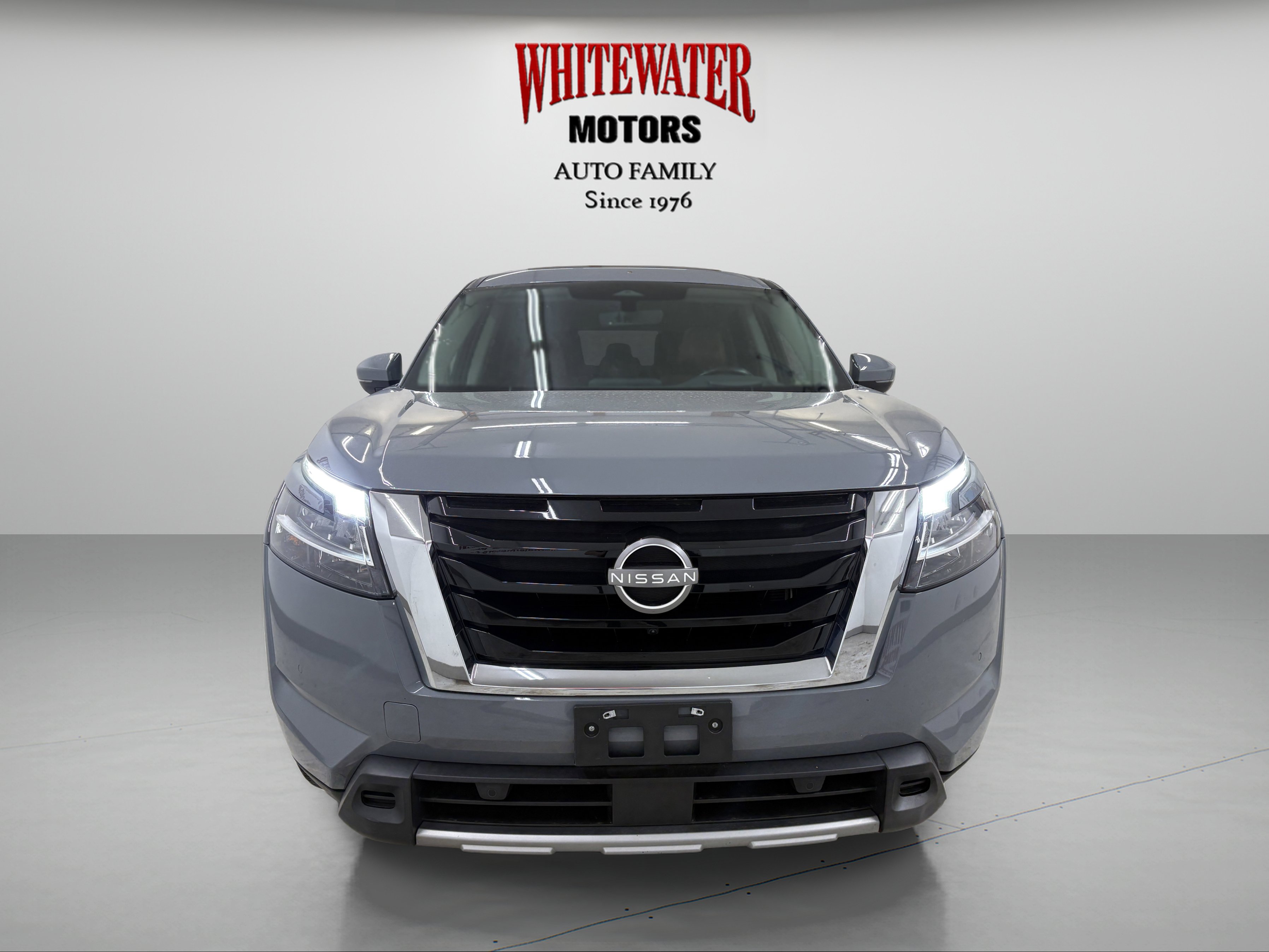 Used 2024 Nissan Pathfinder Platinum w/ Cargo Package AWD/4WD image 6