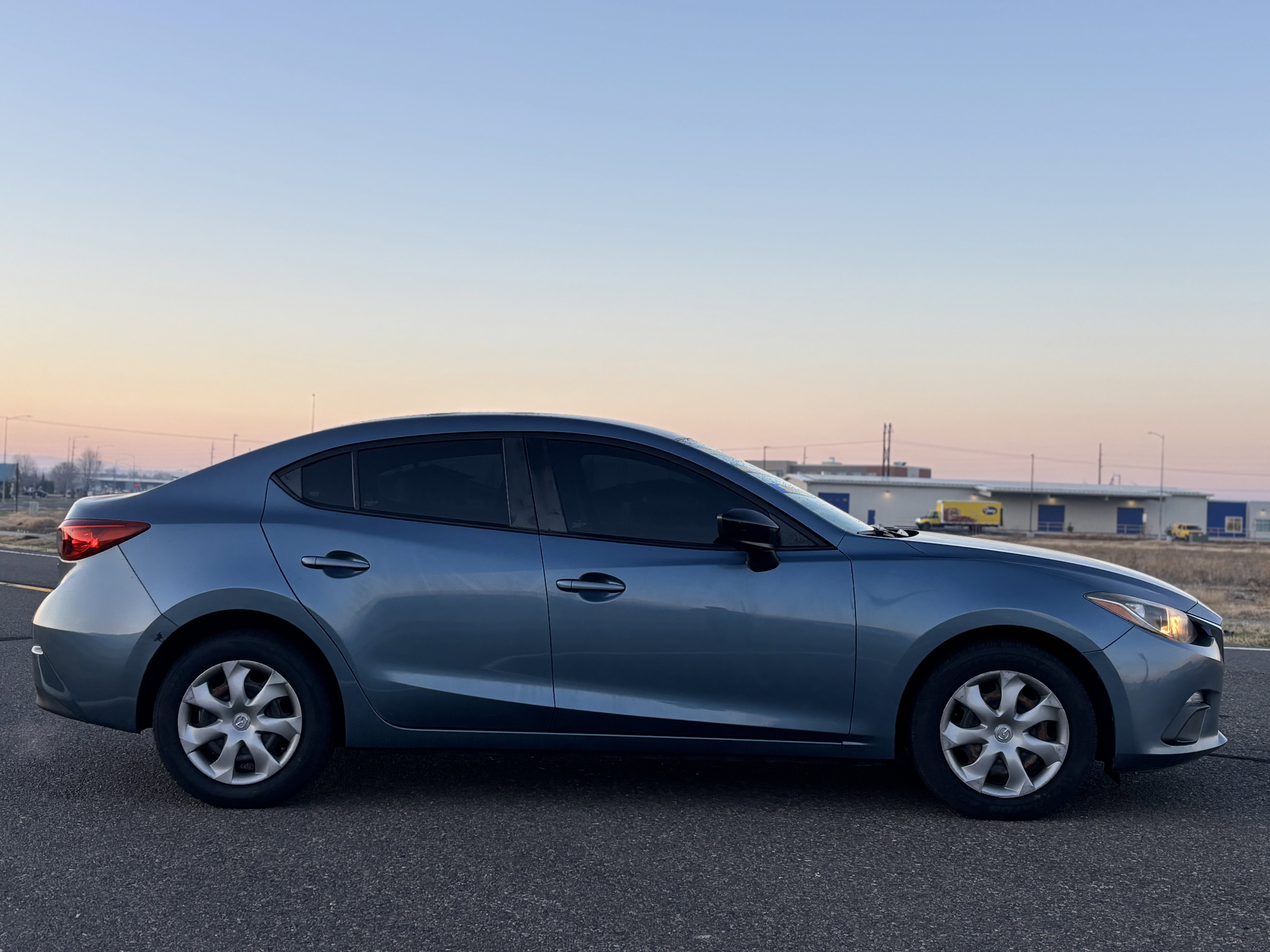 Used 2015 MAZDA MAZDA3 i SV image 5