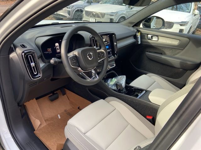 New 2026 Volvo EX40 Plus w/ Climate Package RWD image 9