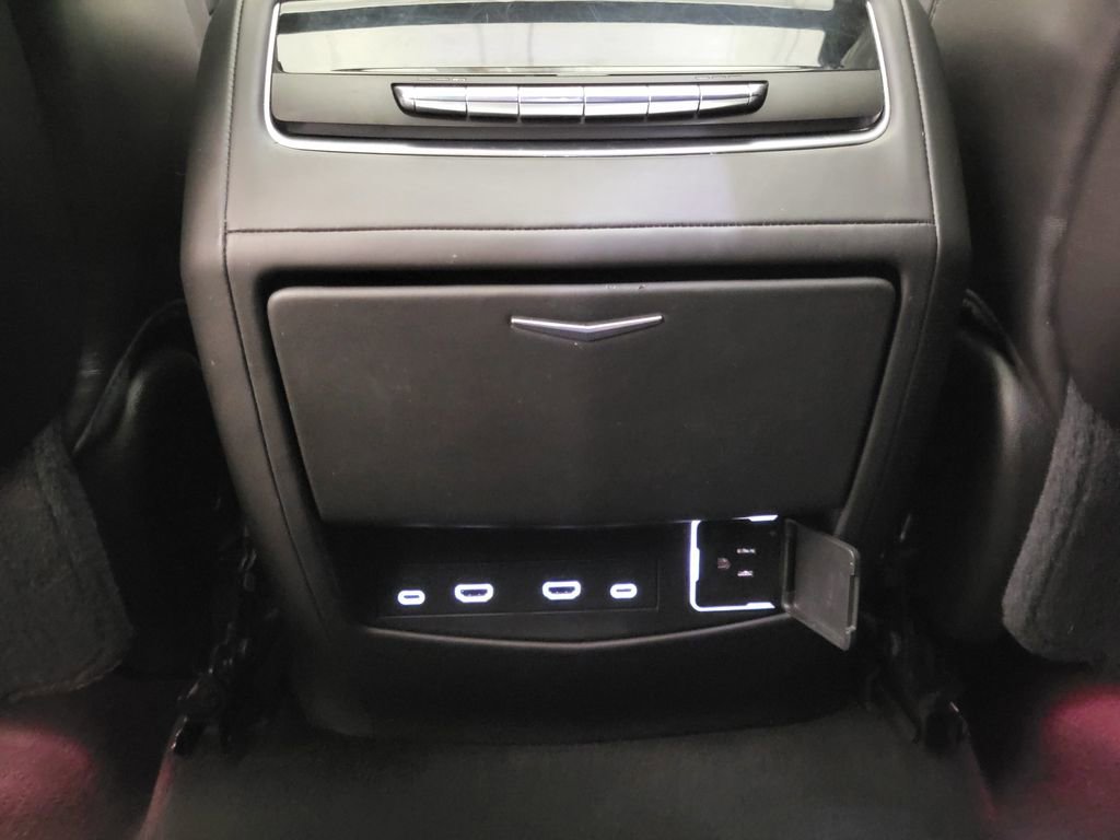 Used 2021 Cadillac Escalade Premium Luxury Platinum image 28