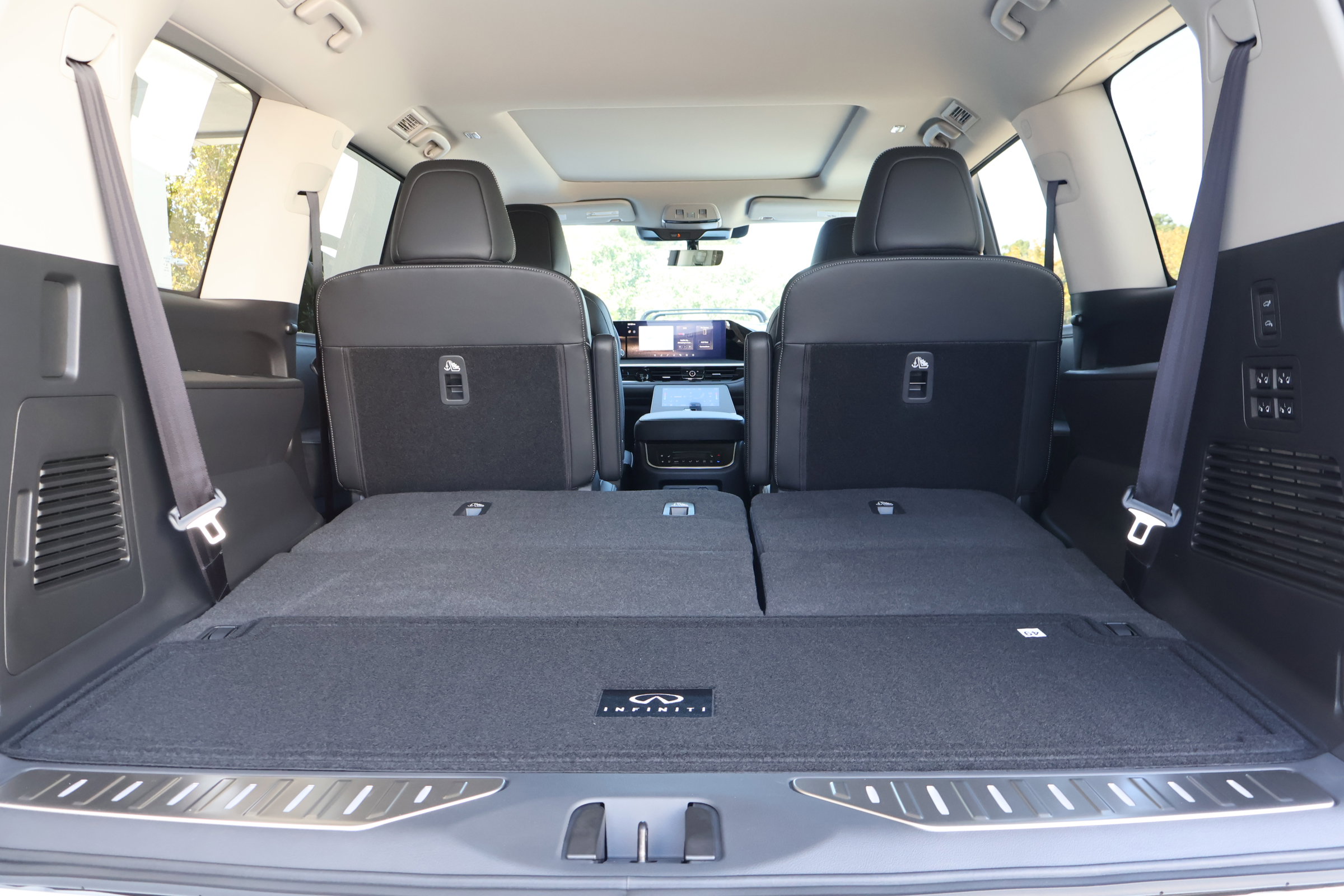 New 2026 INFINITI QX80 Luxe image 22