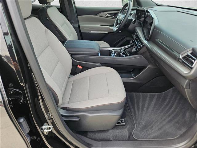 Used 2026 Chevrolet Traverse LT w/ Driver Confidence Package image 20