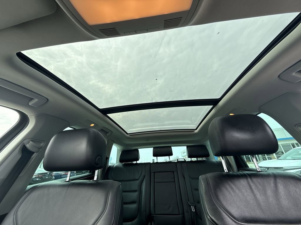 Used 2012 Volkswagen Touareg VR6 image 15