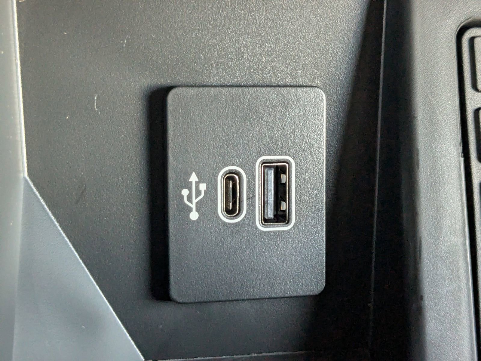 New 2025 Ford F150 Platinum w/ FX4 Off-Road Package image 23