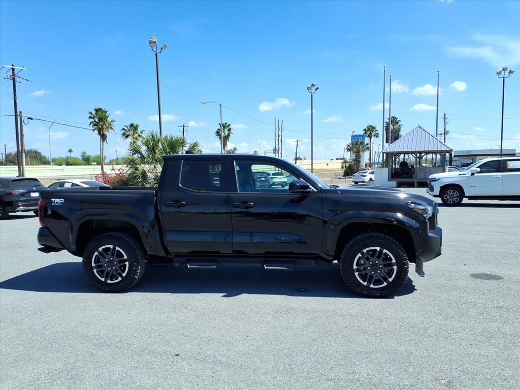 Used 2025 Toyota Tacoma TRD Sport image 9