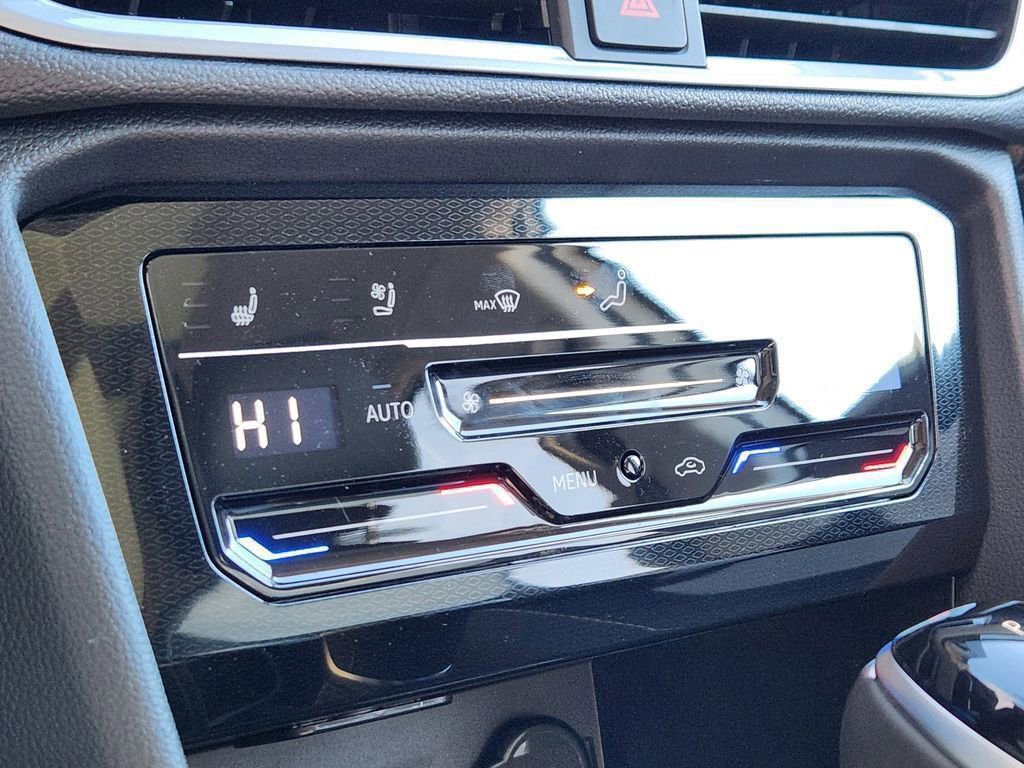 New 2026 Volkswagen Taos SEL AWD/4WD image 14
