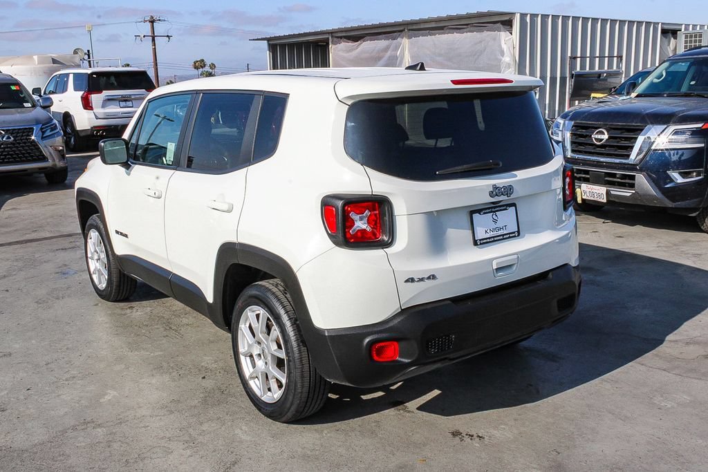 Used 2023 Jeep Renegade Latitude AWD/4WD image 7