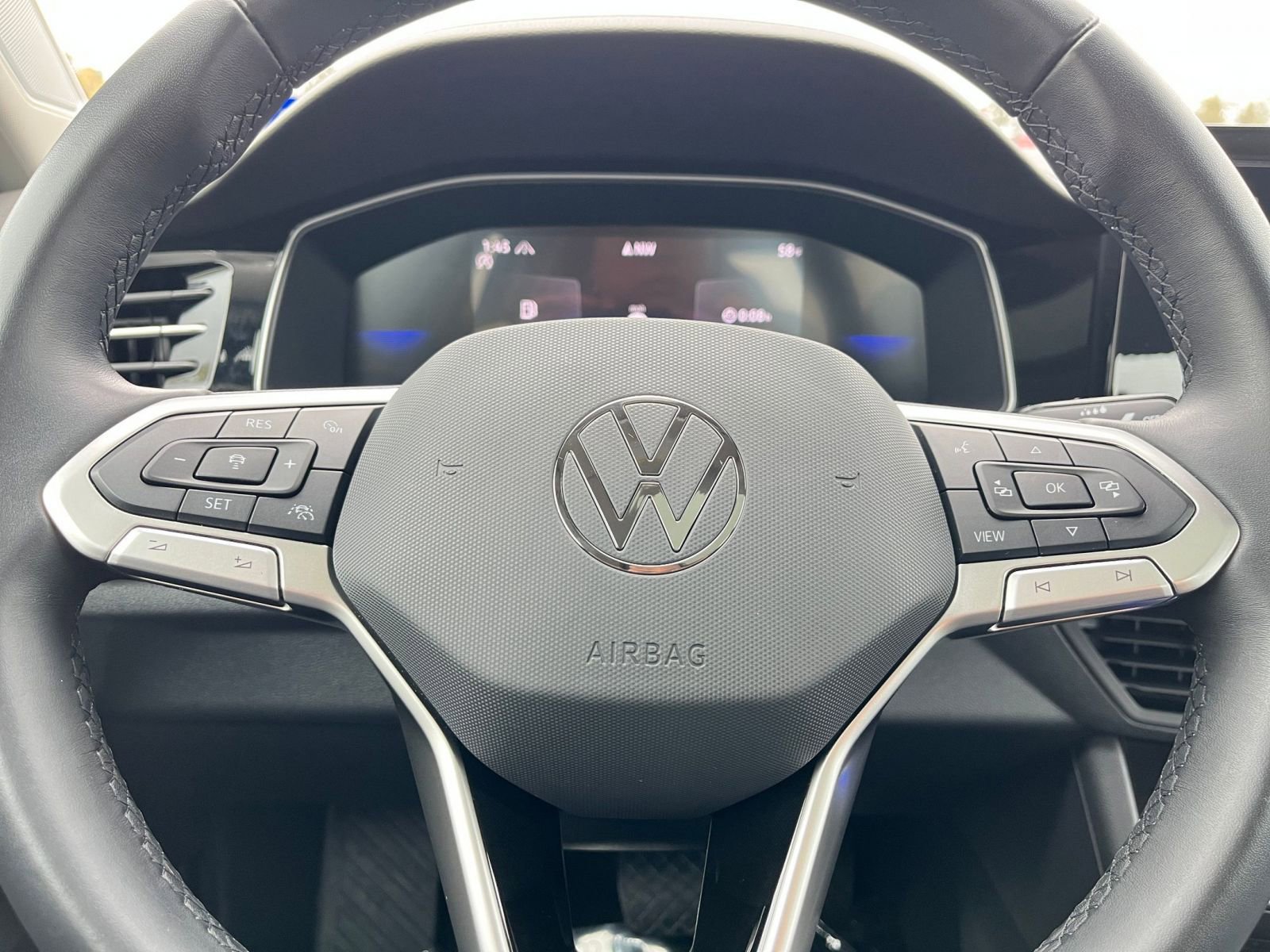 Used 2025 Volkswagen Jetta SE image 27