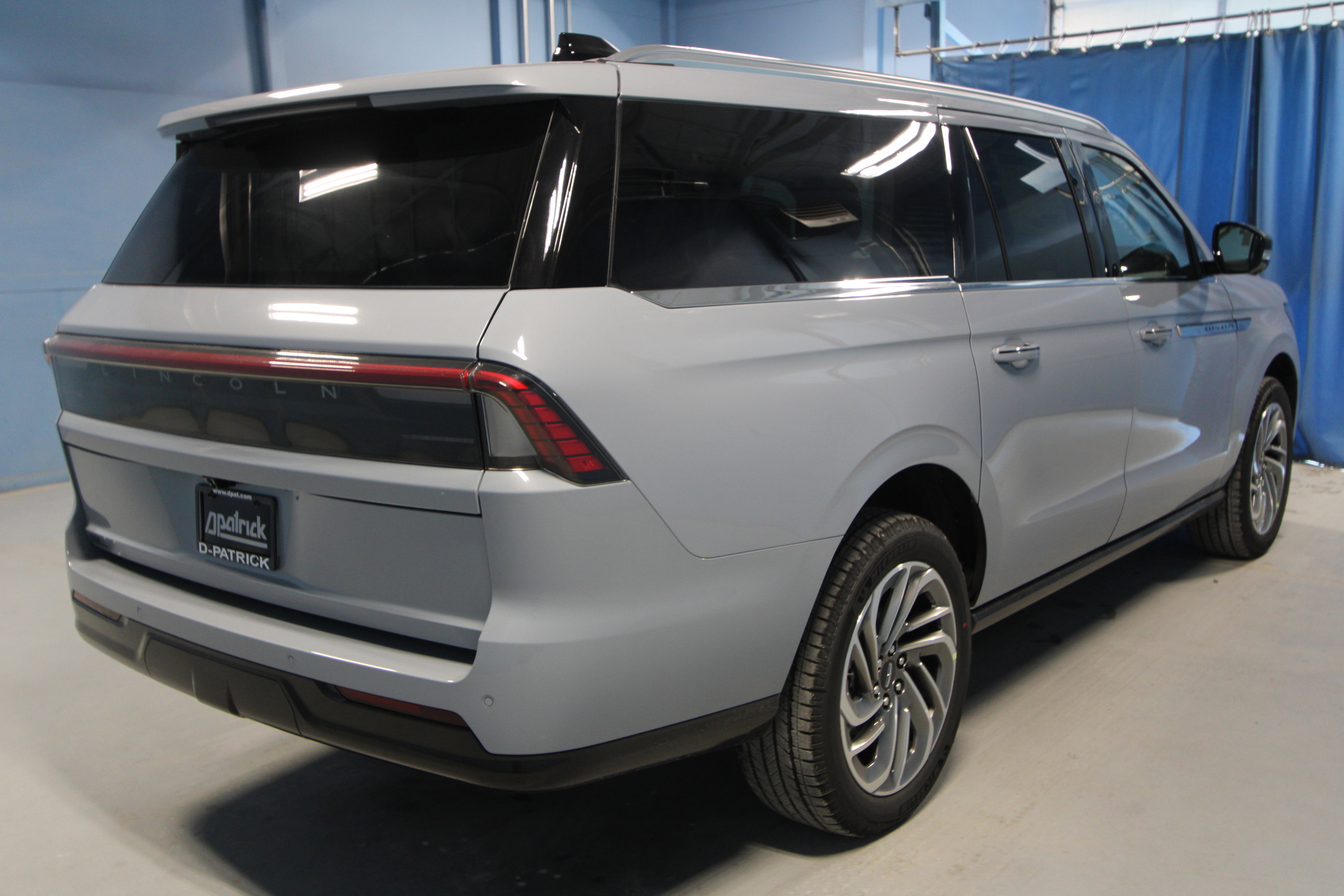 New 2026 Lincoln Navigator L Reserve AWD/4WD image 31