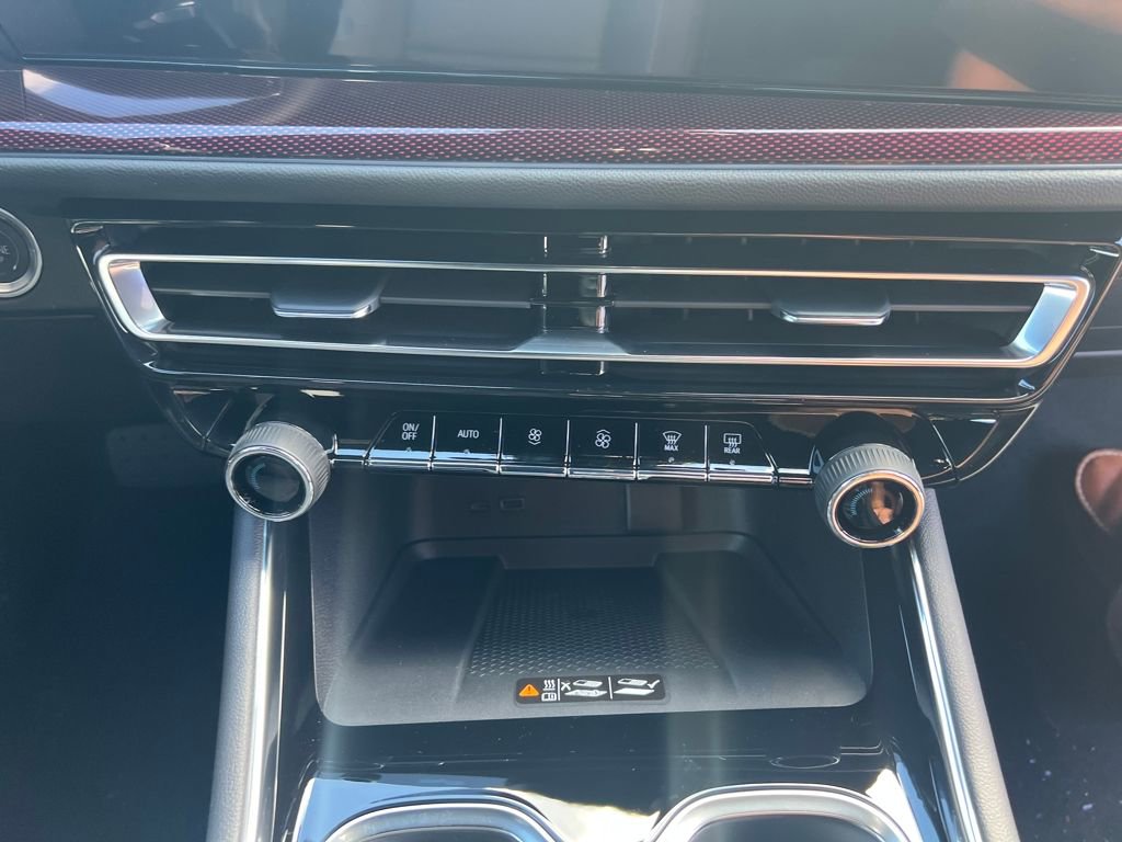 New 2026 Chevrolet Traverse Z71 w/ Driver Confidence Package image 5