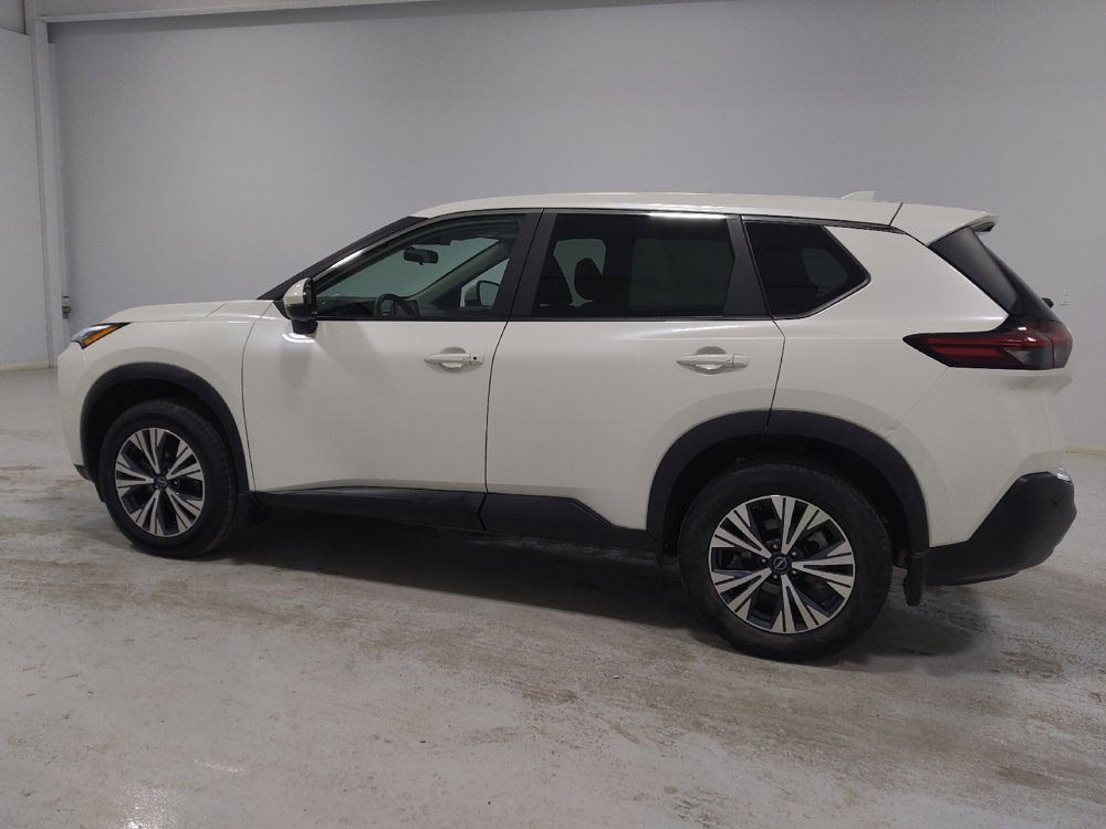 Used 2023 Nissan Rogue SV image 3