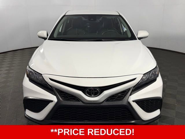 Used 2024 Toyota Camry SE w/ Convenience Package image 2
