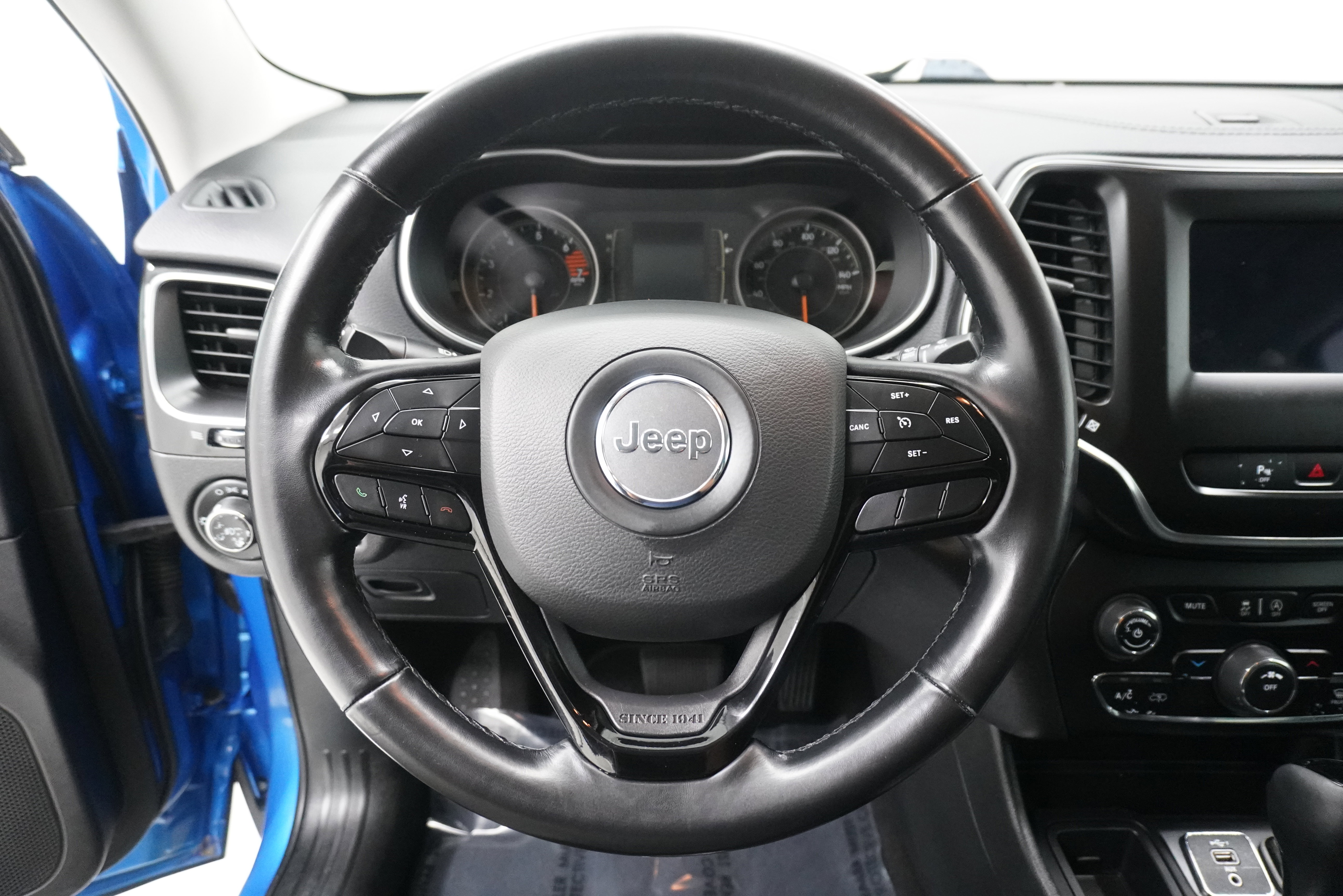 Used 2021 Jeep Cherokee Latitude Plus image 13