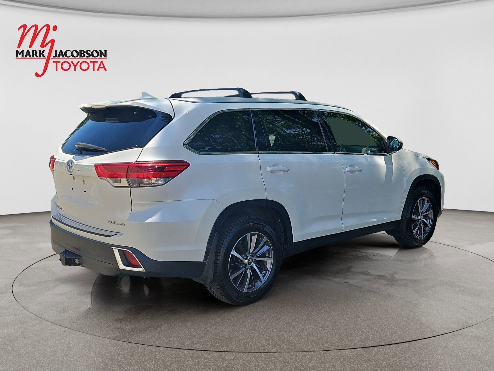 Used 2019 Toyota Highlander SE AWD/4WD image 5
