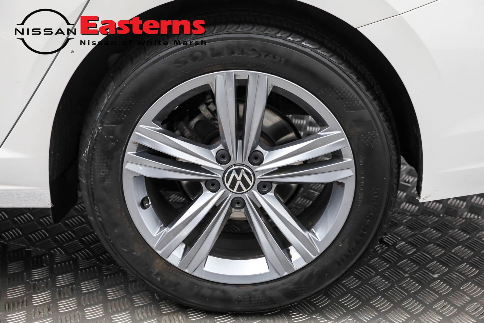 Used 2023 Volkswagen Jetta SE w/ Panoramic Sunroof Package image 31