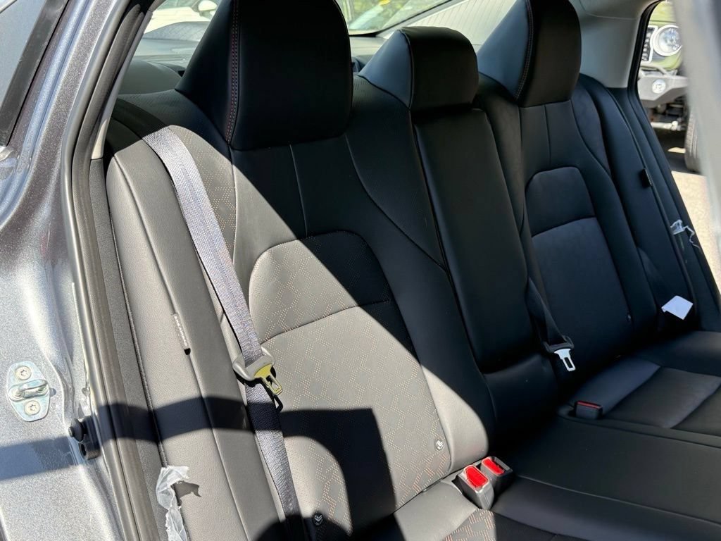 New 2026 Nissan Sentra SR w/ SR Premium Package FWD image 19