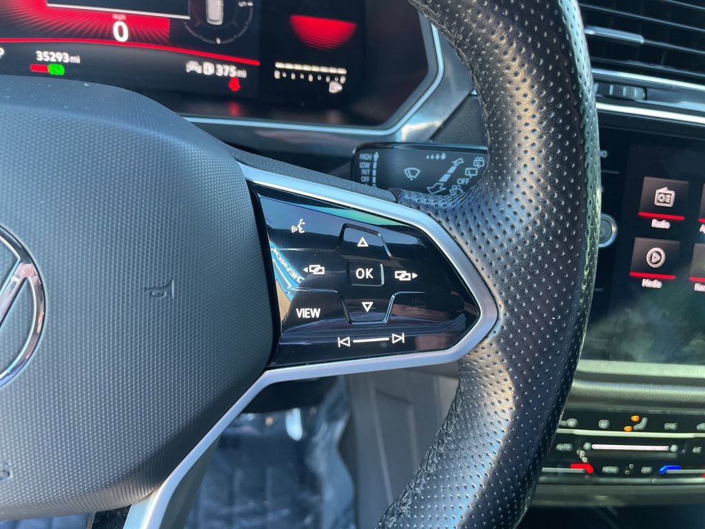 Used 2022 Volkswagen Tiguan SE R-Line image 14