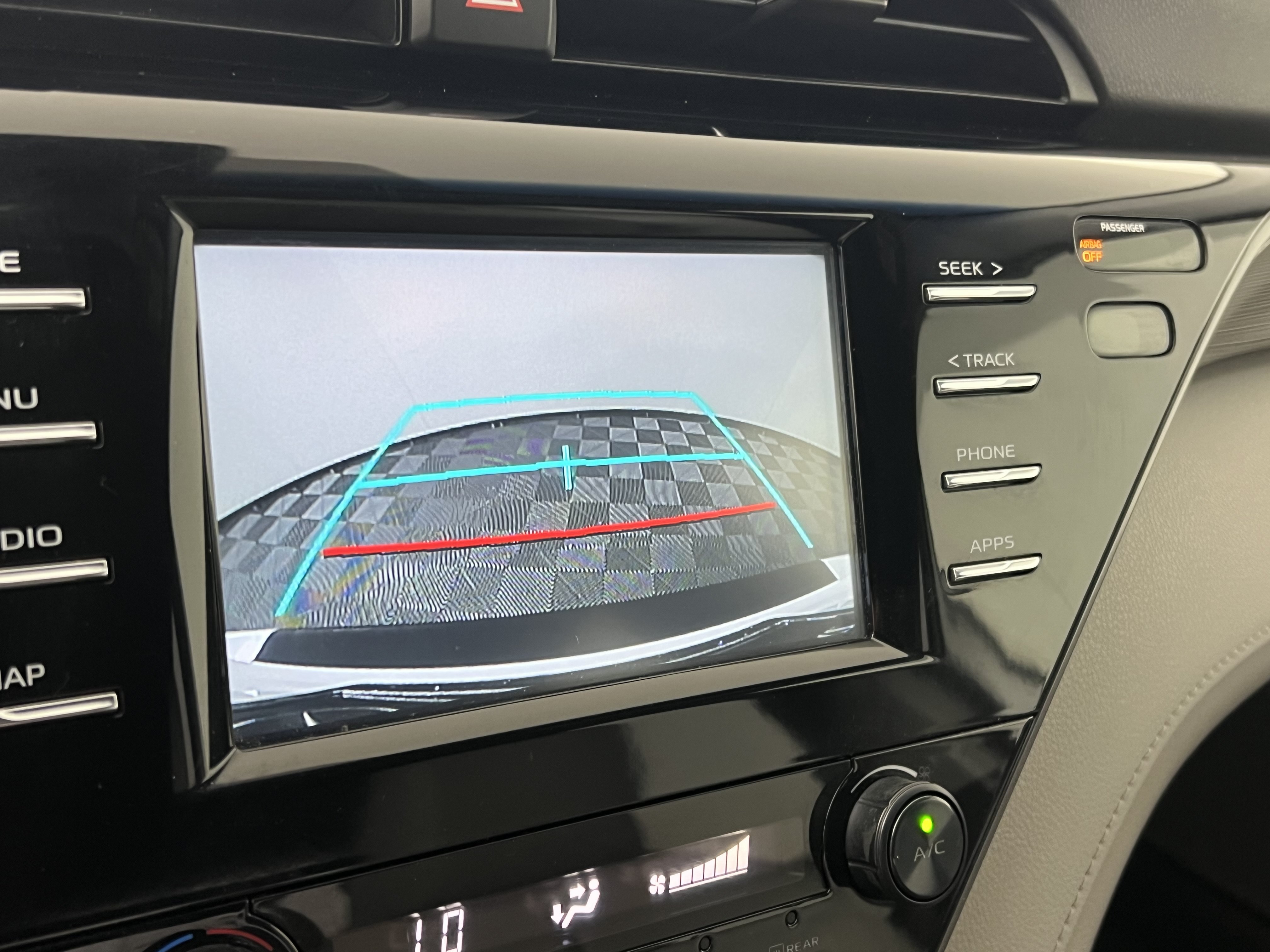 Used 2019 Toyota Camry SE FWD image 28