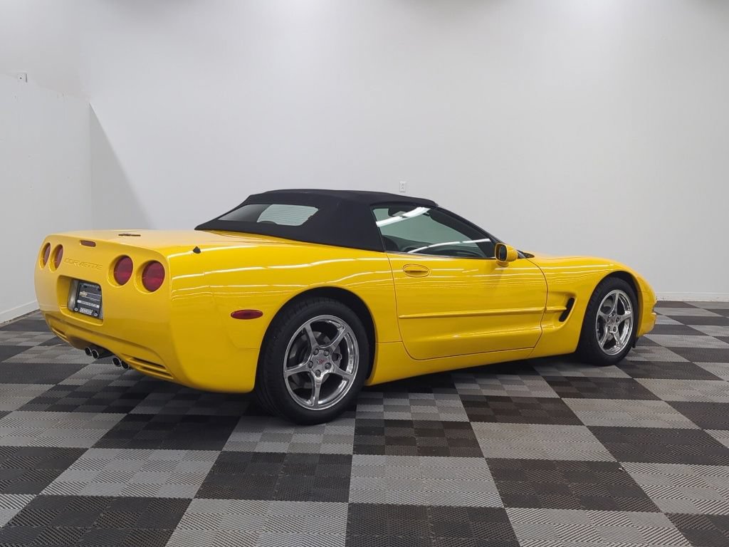 Used 2002 Chevrolet Corvette Convertible w/ Preferred Equipment Group2 RWD image 7