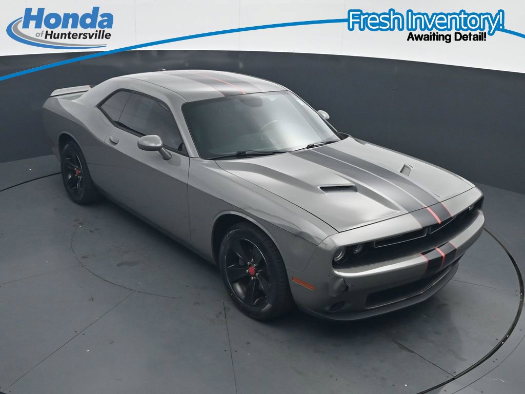 Used 2019 Dodge Challenger SXT RWD image 26