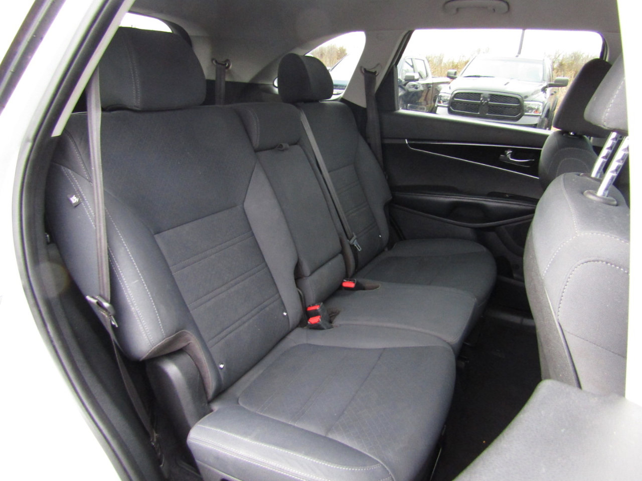 Used 2019 Kia Sorento LX image 24