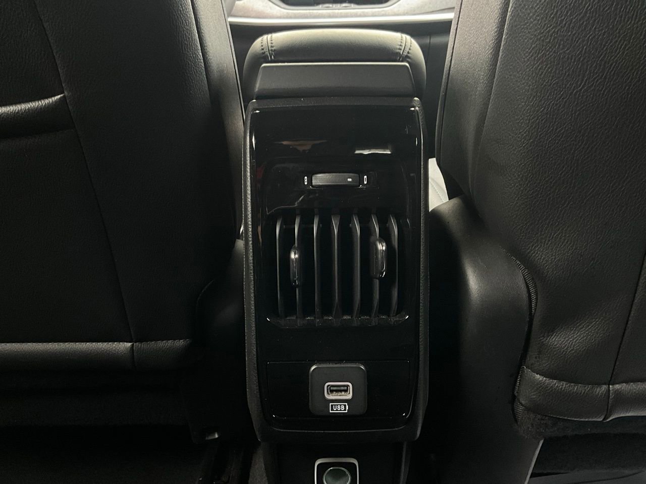 Used 2025 Jeep Compass Latitude AWD/4WD image 12