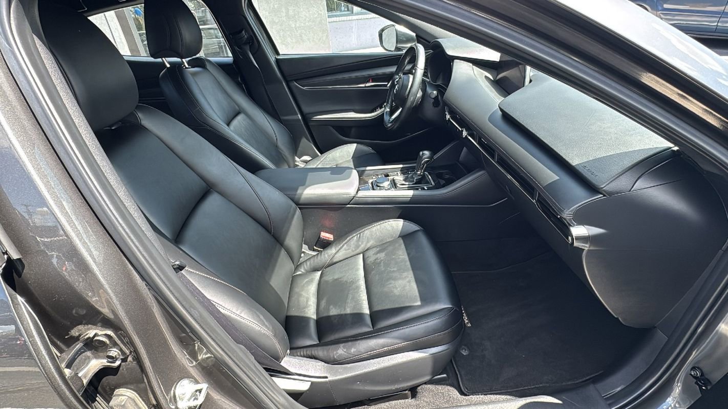 Used 2019 MAZDA MAZDA3 AWD Hatchback w/ Preferred Pkg image 18