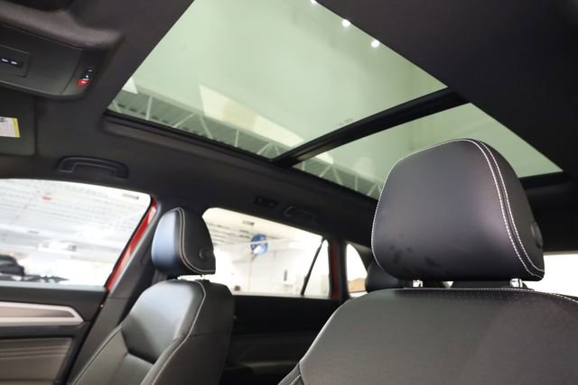 Used 2023 Volkswagen Atlas Cross Sport SEL R-Line image 28