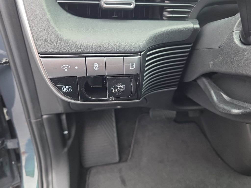 Used 2025 Hyundai Ioniq 5 SE image 18