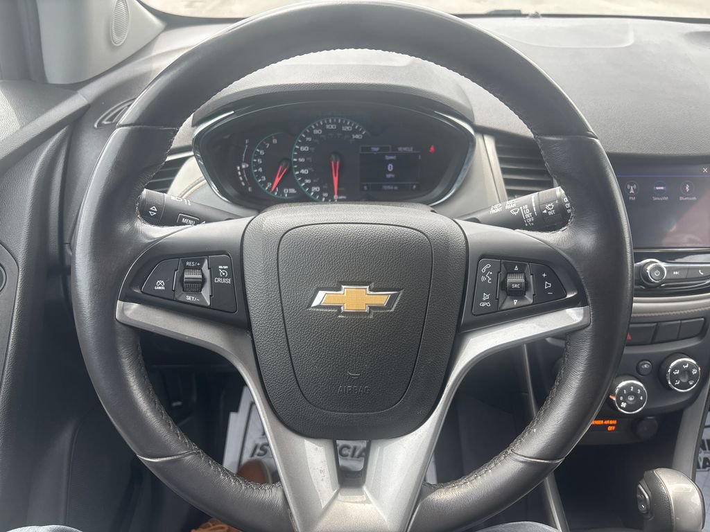 Used 2020 Chevrolet Trax LT w/ LT Convenience Package AWD/4WD image 19