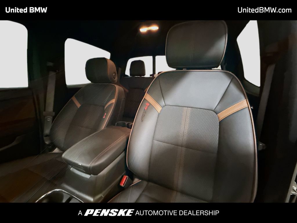 Used 2025 GMC Canyon AT4 image 5