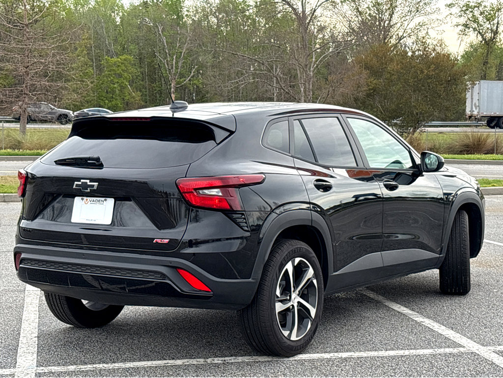 Used 2026 Chevrolet Trax RS w/ Sunroof Package image 19