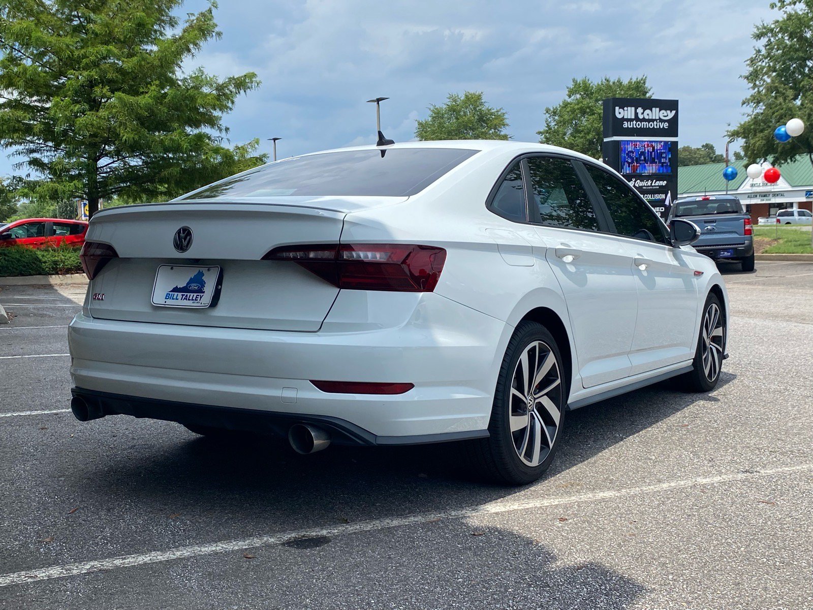 Used 2021 Volkswagen Jetta GLI FWD image 4