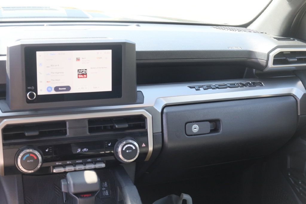 Used 2025 Toyota Tacoma TRD Sport AWD/4WD image 15