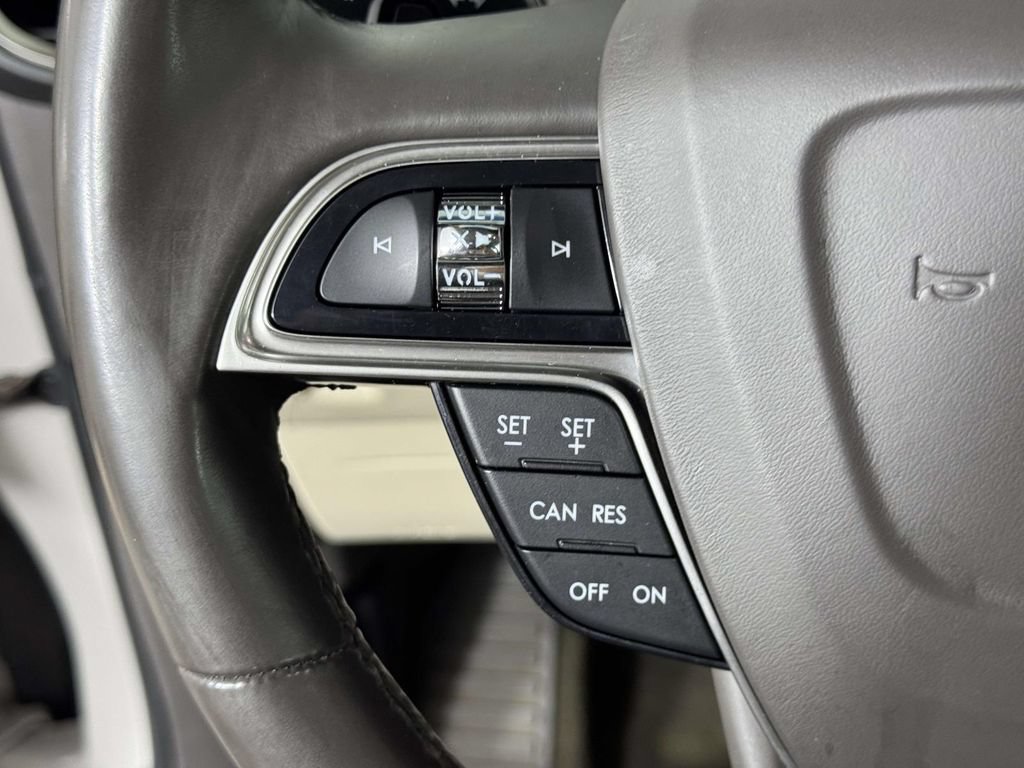 Used 2019 Lincoln Nautilus Select AWD/4WD image 22