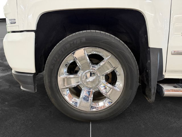 Used 2018 Chevrolet Silverado 1500 LTZ Z71 w/ LTZ Plus Package AWD/4WD image 9