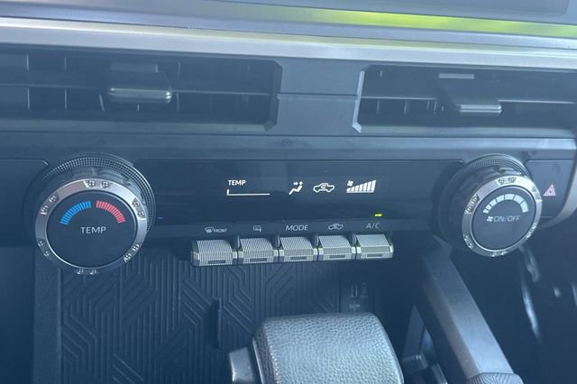 Used 2025 Toyota Tacoma SR5 AWD/4WD image 23